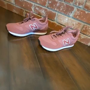 Women’s Rose pink New Balance shoes